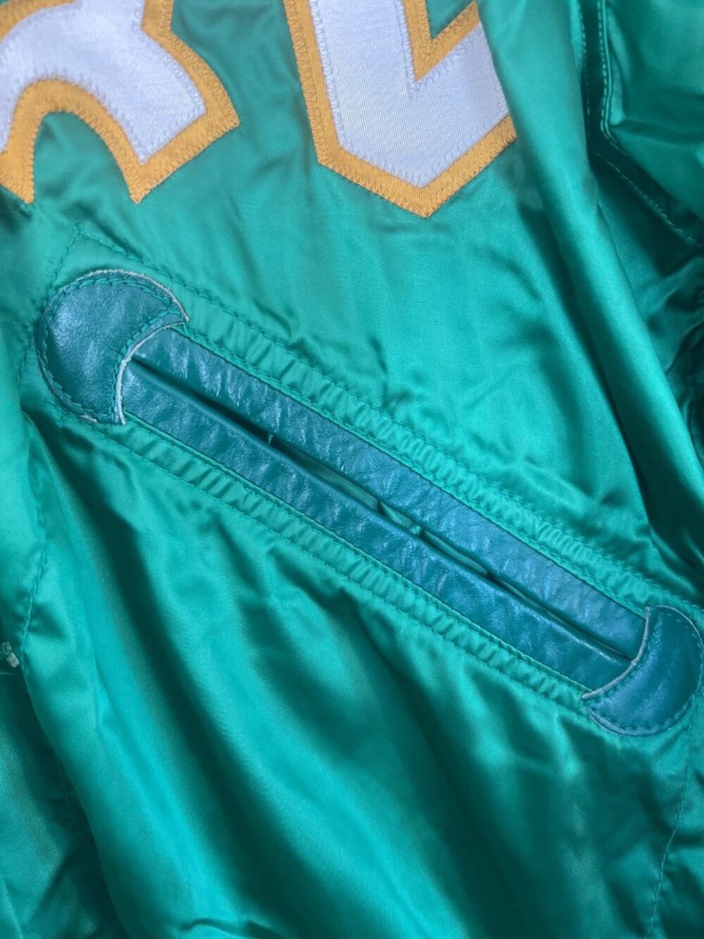 Vintage 1968 Oakland Athletics  Satin Wilson Warmup Jacket 42 Leather Pockets - Picture 4 of 16